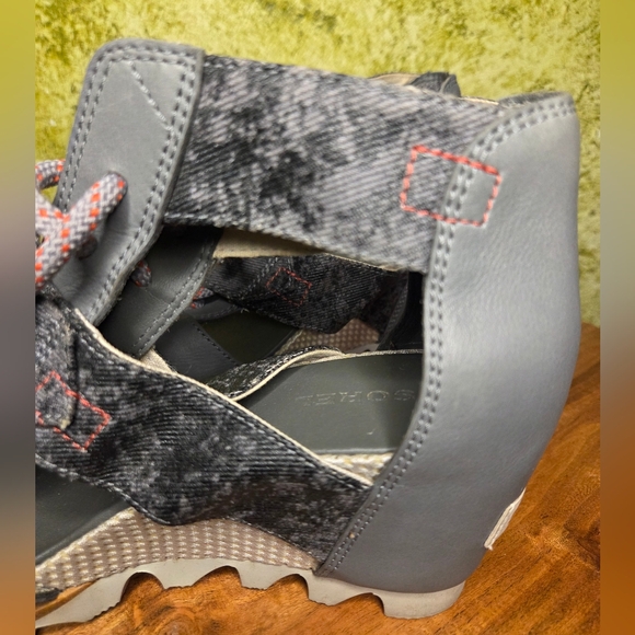 Sorel "Joanie" Gray Lace Up Leather/Canvas Wedge Sandals - Picture 9 of 10